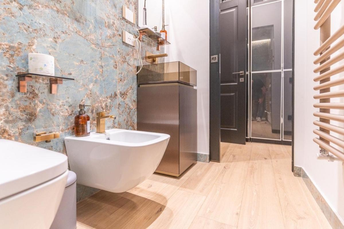 Urban Glow Apartment